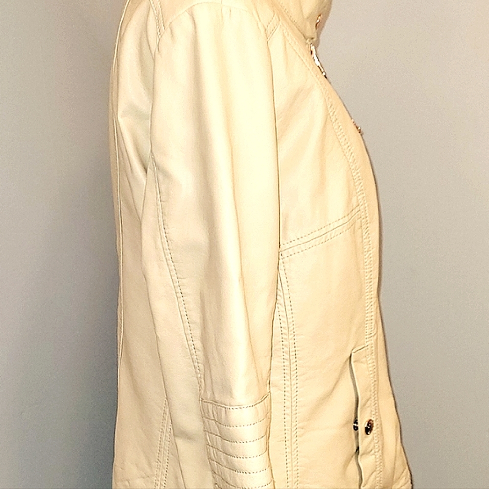 Guess Lightweight Fall Jacket - image 4